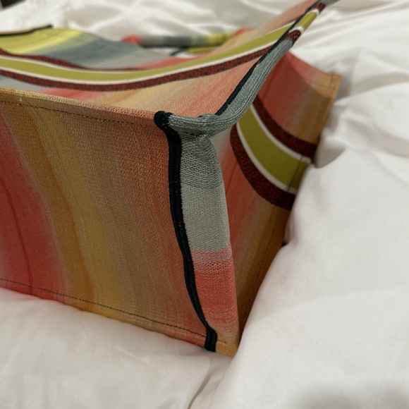 Dior Book Tote Canvas Multicolour, Large - Picture 10 of 14